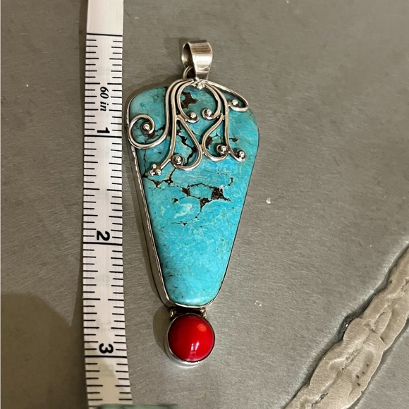 Turquoise and red coral large pendant - Picture 5 of 8